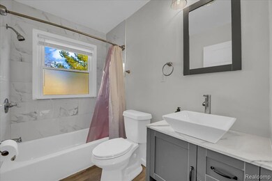 266 Massoit St, Clawson, MI 48017 - photo 4