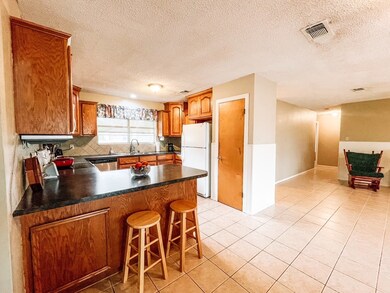 153 Redriver, Bay City, TX 77414 - photo 4