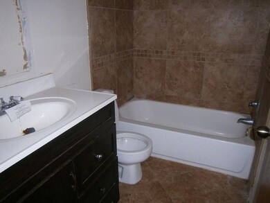 816 Henderson St, Winslow, AZ 86047 - photo 7