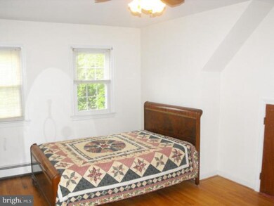 11720 Daisy Ln, Glenn Dale, MD 20769 - photo 3