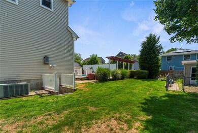 565 S 8th St, Lindenhurst, NY 11757 - photo 7