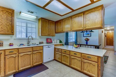 4092RiverviewDrive_004