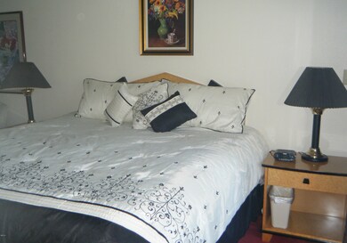 4_Otter_Rock_real_estate_Unit173_bed