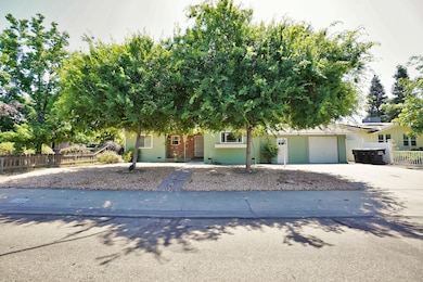 2306 S Encina St Visalia 02 Front 1 Smal