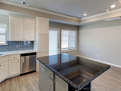 3642 E Cherryhill Ct, Broken Arrow, OK 74014 - photo 4