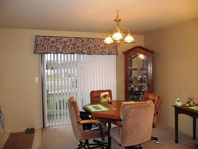 562 Village Dr unit F21, Central Point, OR 97502 - photo 4