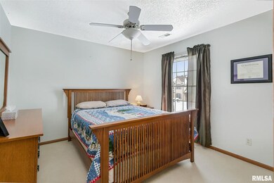 5335 Appleton Dr, Davenport, IA 52804 - photo 7