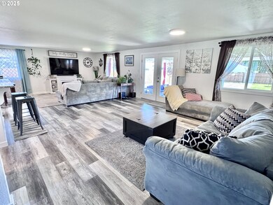 575 Broadway St, Baker City, OR 97814 - photo 3