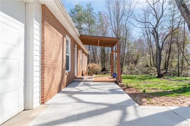 168 Independence Loop unit 24, Statesville, NC 28625 - photo 3