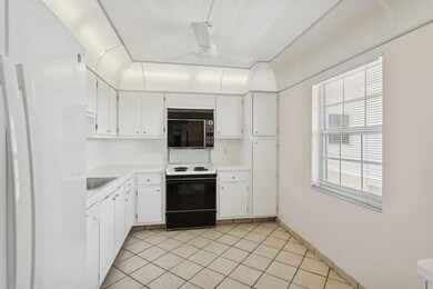 3960 Oaks Clubhouse Dr unit 502, Pompano Beach, FL 33069 - photo 6