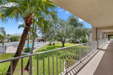 HOA pays bldg ins, w/s/t/ amenities in  small frie