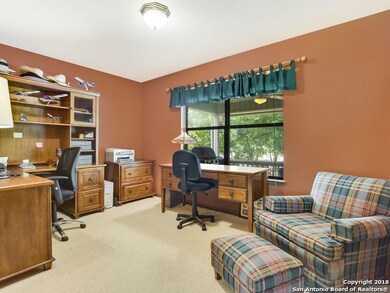 9536 Majestic Oak Cir, San Antonio, TX 78255 - photo 5