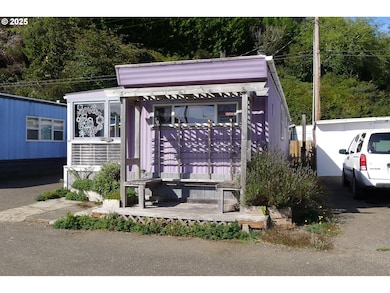 170 Riggs Hill Ln unit 17, Winchester Bay, OR 97467 - photo 3