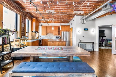 121-123 Beach St unit 801, Boston, MA 02111 - photo 2