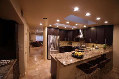 Kitchen/Breakfast Bar