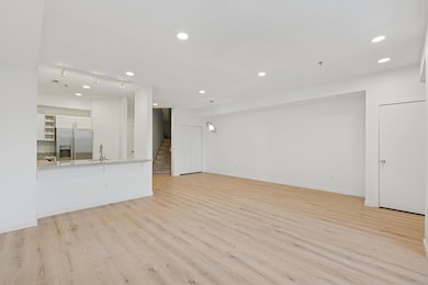 150 E Burnsville Pkwy unit 116, Burnsville, MN 55337 - photo 6