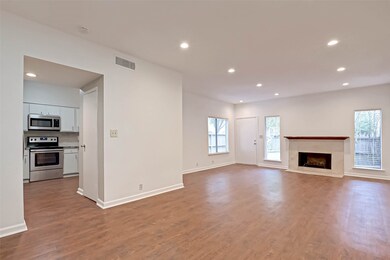 Entrance into the living room with plenty of light