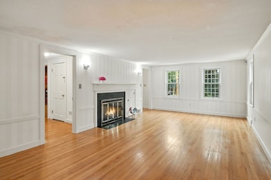 124 Longfellow Dr, Longmeadow, MA 01106 - photo 7