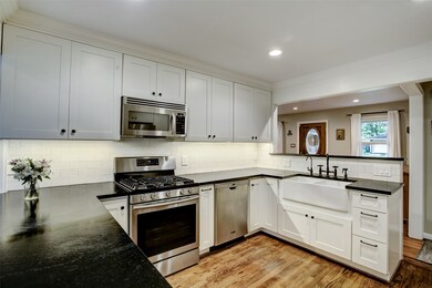 1909 Chippendale Rd, Houston, TX 77018 - photo 7