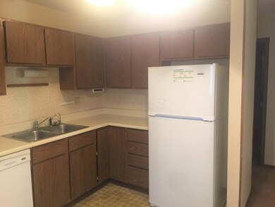 7592 Pickett Ln unit 13, Columbus, OH 43235 - photo 3