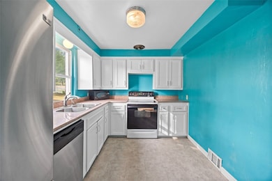 1900 Beechford Ave, Coraopolis, PA 15108 - photo 2