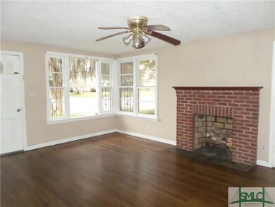 828 W 47th St, Savannah, GA 31405 - photo 2
