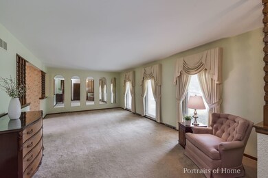 239 Bay Colony Dr, Naperville, IL 60565 - photo 2