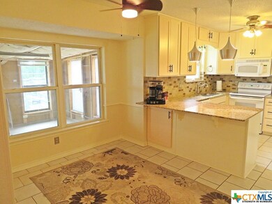 106 E Blancas Dr, Copperas Cove, TX 76522 - photo 7