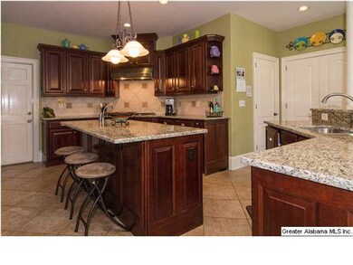 Another view of this fabulous kitchen!!