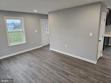 1920 Maylinn Dr, Chambersburg, PA 17202 - photo 3