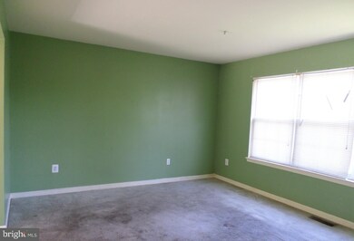 7114 Silverton Ct, District Heights, MD 20747 - photo 5