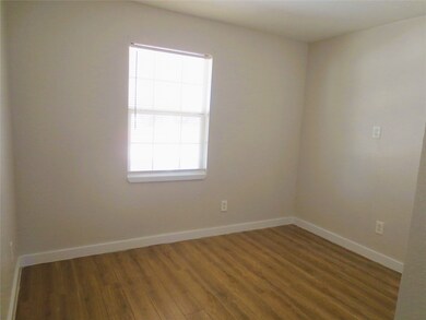 2722 Parker Rd unit 3, Houston, TX 77093 - photo 4