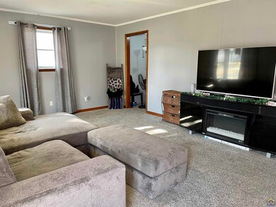 1806 SW 33rd St, Topeka, KS 66611 - photo 5