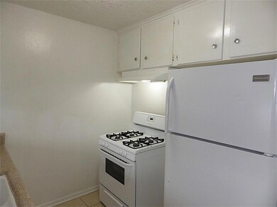 4503 Werner St unit 4, Houston, TX 77022 - photo 6