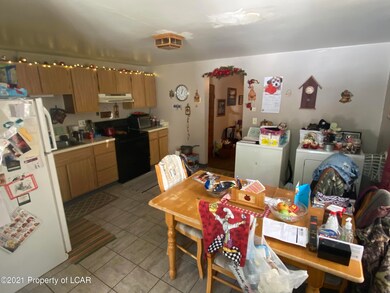 62 Ryman St, Luzerne, PA 18709 - photo 4