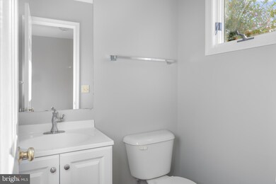 302 Unity Ln unit B, Annapolis, MD 21401 - photo 3