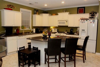 Wonderful kitchen with tons of cabinets and big pa