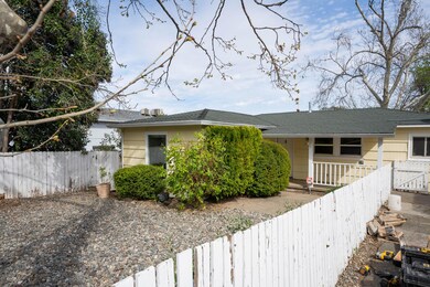 Olive Ave Redding (41 of 42)