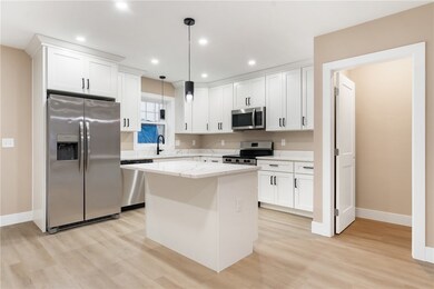 54 Diamond St, Providence, RI 02907 - photo 3