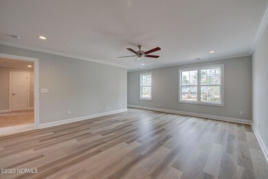 807 E Fremont St, Burgaw, NC 28425 - photo 4