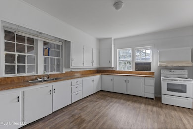 264 Berry St, Gloster, MS 39638 - photo 7