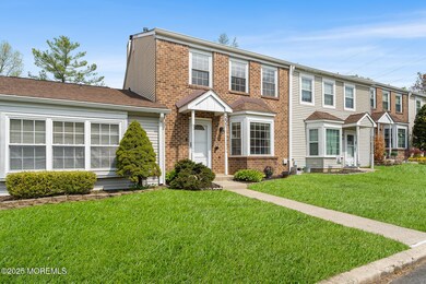 251 Chaucer Ct Old Bridge, NJ-04