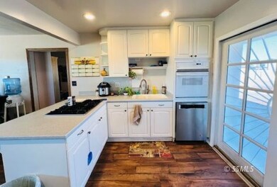 Kitchen pic 1
