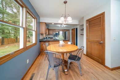 6358_Torrington_Road_05