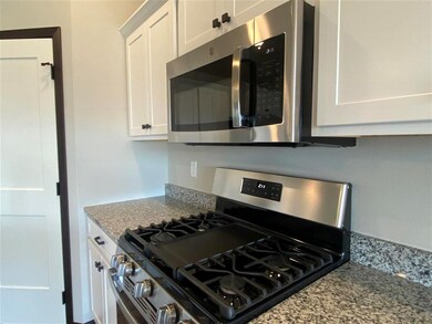 912 Prairie View Dr, West Branch, IA 52358 - photo 6