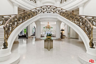 1091 Laurel Way, Beverly Hills, CA 90210 - photo 6