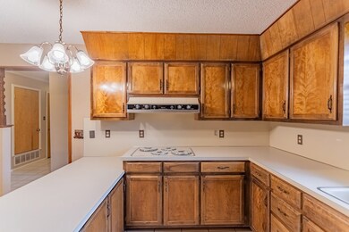 9011 W Valley Meadow Ln, Odessa, TX 79764 - photo 7