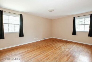 512 Cypress Dr, Naperville, IL 60540 - photo 5