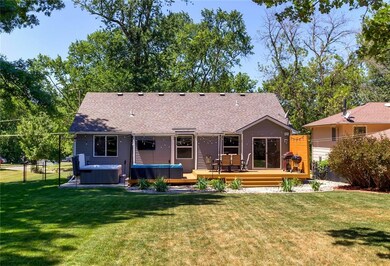 2805 54th St, Des Moines, IA 50310 - photo 3