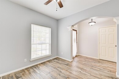 25910 Oakridge Forest Ln, Spring, TX 77386 - photo 4